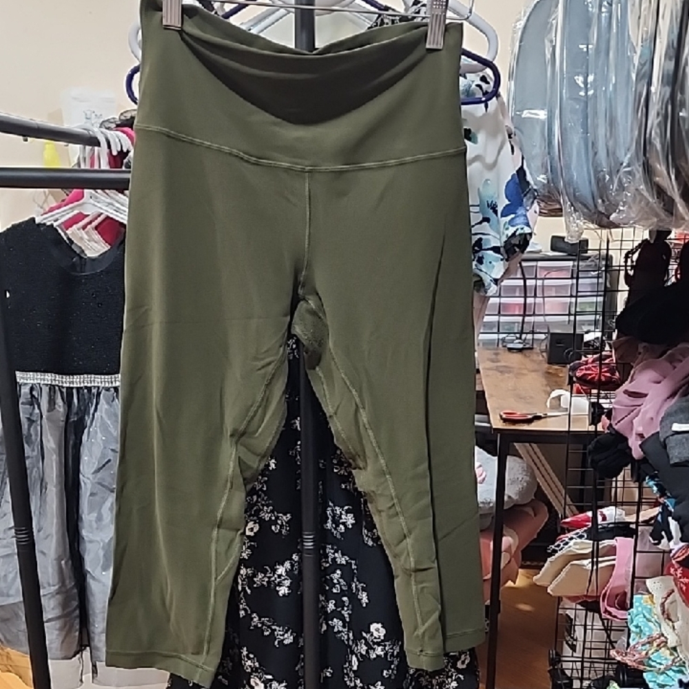 Lululemon Olive Green Capri Leggings